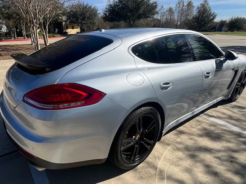 Used 2014 Porsche Panamera S image 18