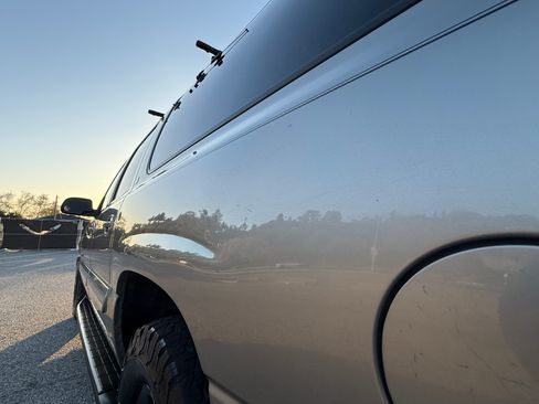 Used 2001 Chevrolet Suburban LT w/ LT Preferred Equipment Group image 21