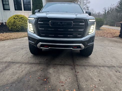 Used 2025 GMC Yukon AT4 Ultimate image 6