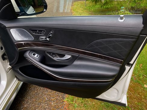 Used 2015 Mercedes-Benz S 63 AMG 4MATIC Sedan image 21