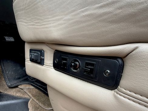 Used 2011 GMC Savana 2500 Extended RWD image 18
