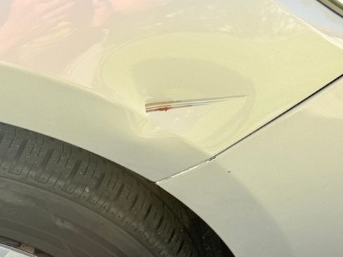 Used 2013 Toyota Camry LE image 9