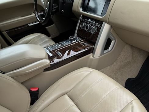 Used 2015 Land Rover Range Rover Supercharged image 5