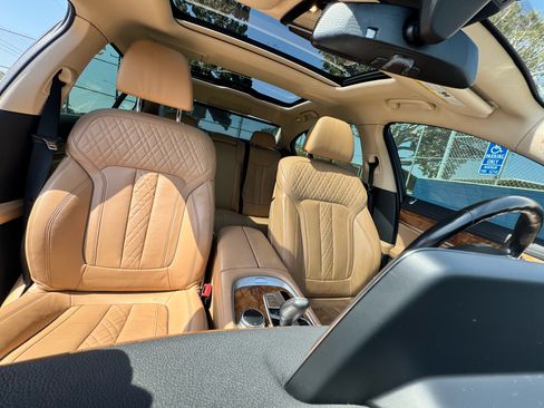 Used 2018 BMW 750i xDrive AWD/4WD image 12