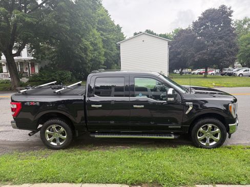 Used 2022 Ford F150 Lariat w/ Equipment Group 502A High AWD/4WD image 4