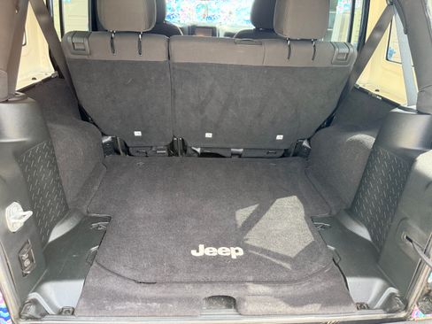 Used 2017 Jeep Wrangler Unlimited Sport w/ Quick Order Package 24S AWD/4WD image 12