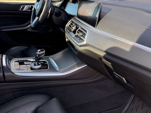 Used 2020 BMW X5 M50i image 28