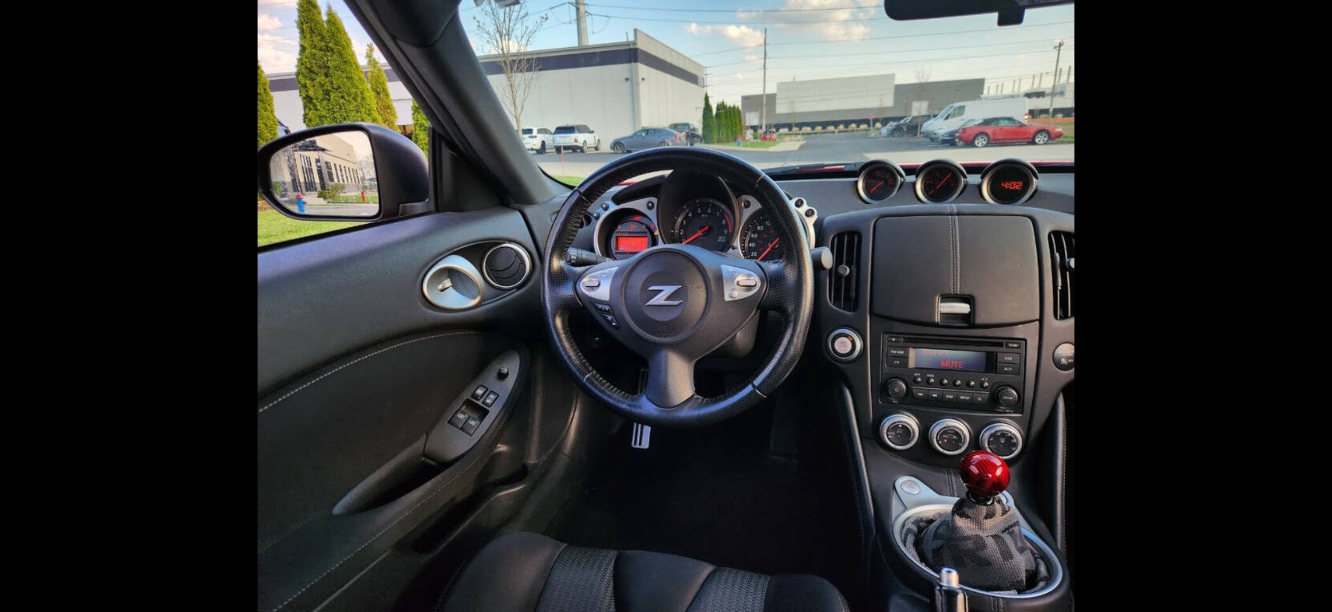 Used 2018 Nissan 370Z Coupe RWD image 14