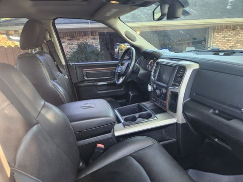 Used 2015 RAM 1500 Laramie w/ Convenience Group image 11