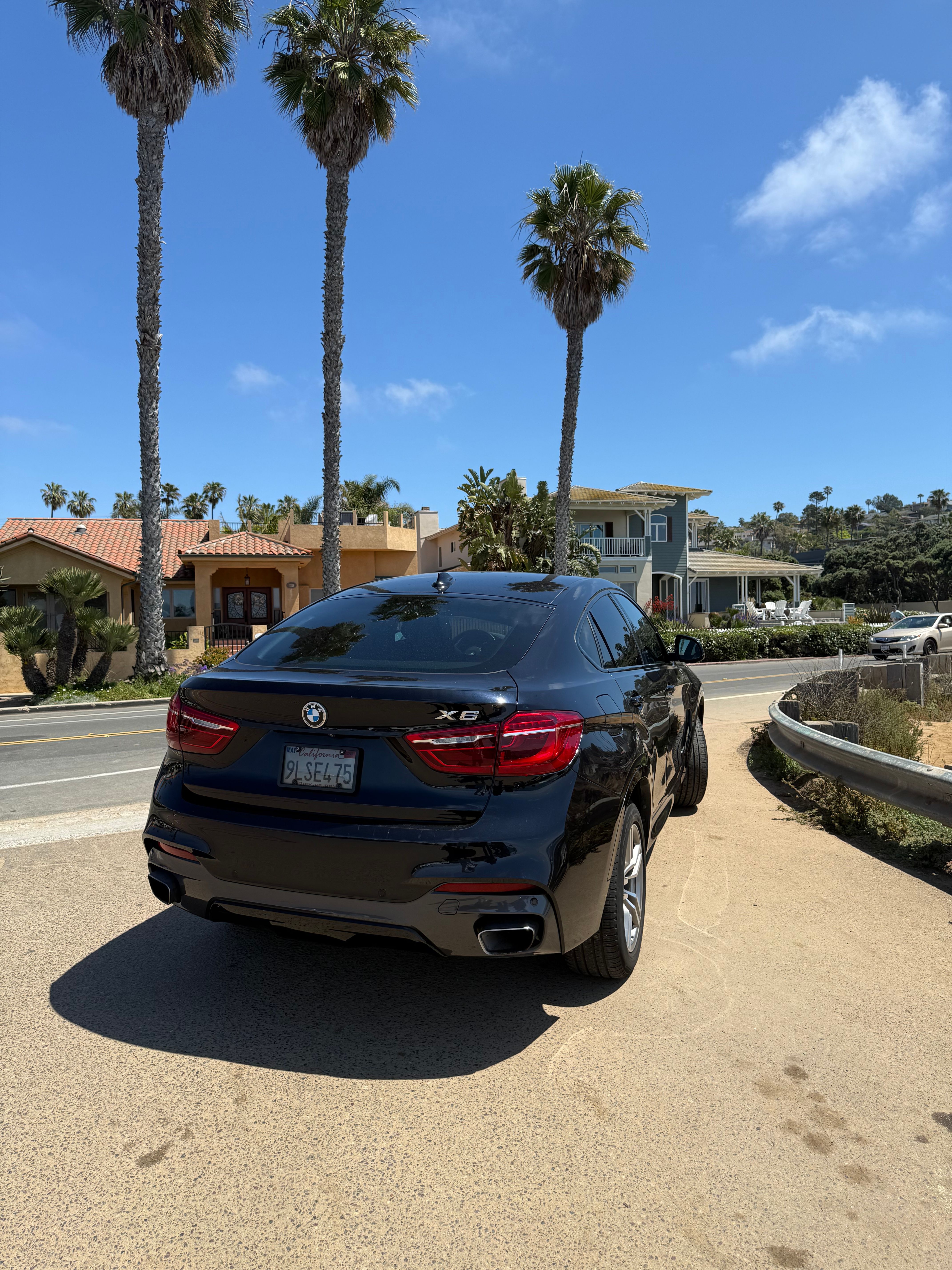 Used 2018 BMW X6 xDrive35i w/ M Sport Package AWD/4WD image 4