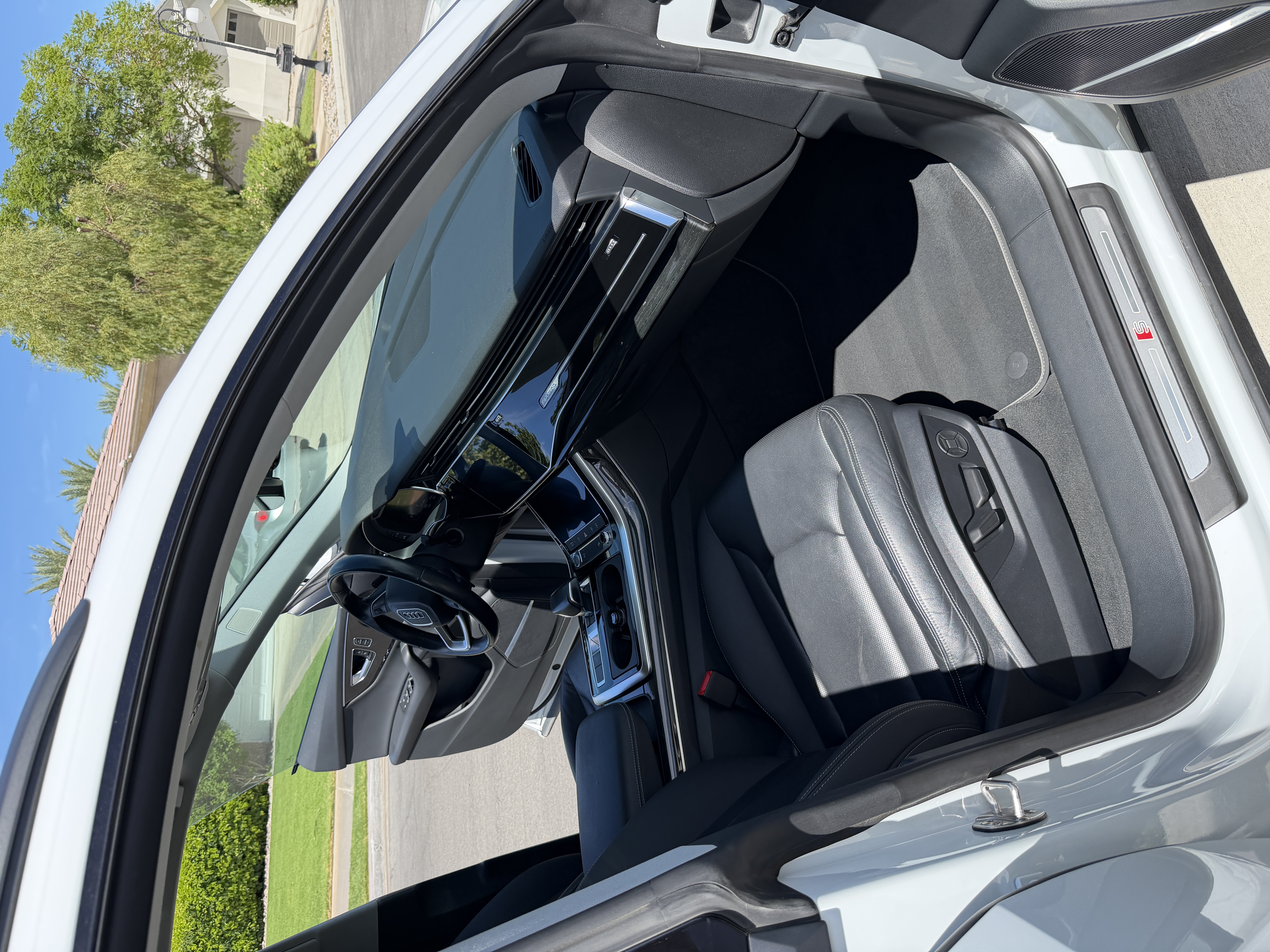 Used 2019 Audi Q8 Premium Plus w/ Premium Plus AWD/4WD image 11