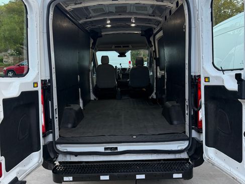 Used 2019 Ford Transit 250 148 Medium Roof image 16