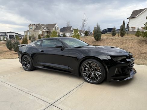 Used 2023 Chevrolet Camaro ZL1 image 1