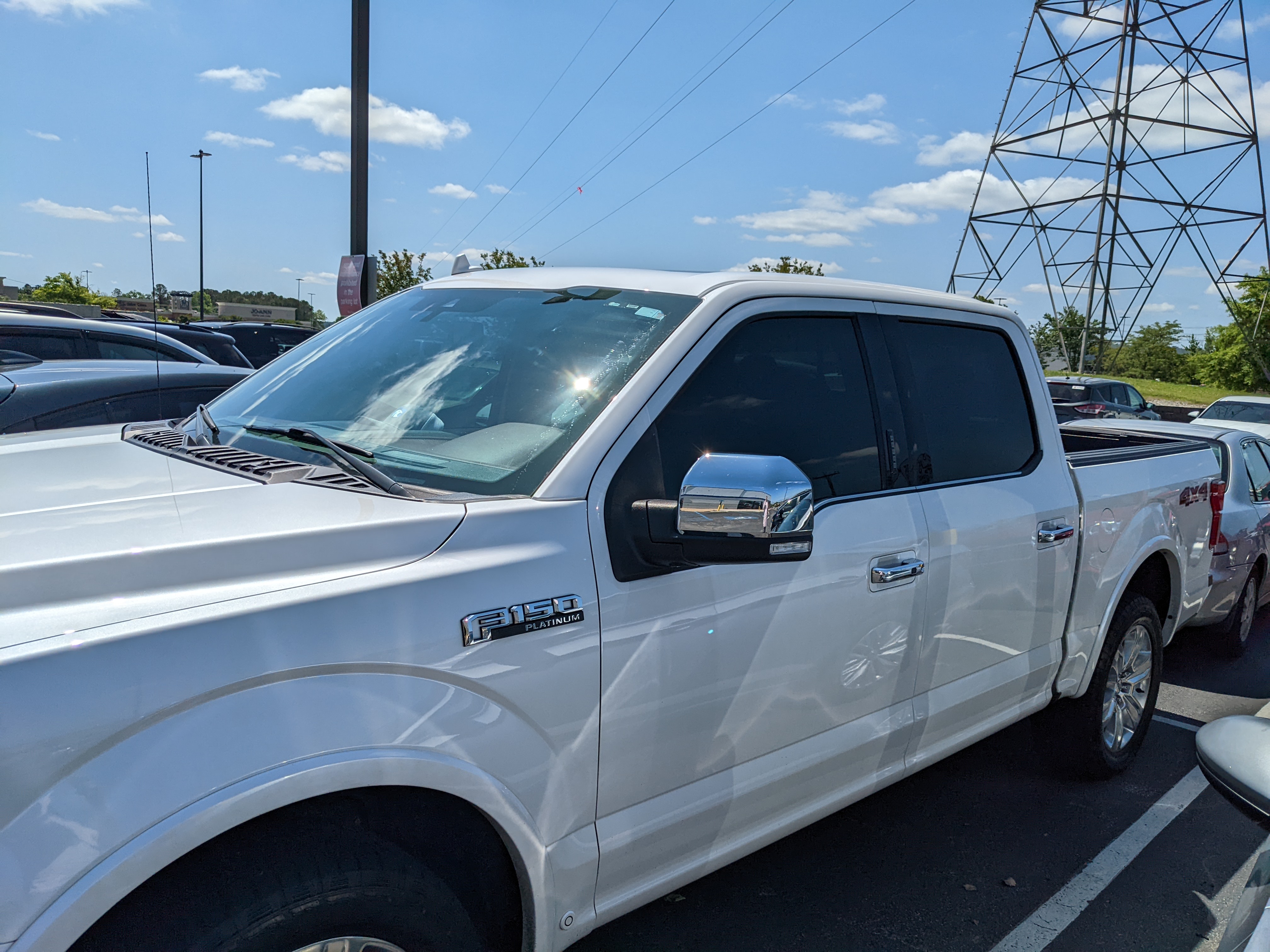 Used 2018 Ford F150 Platinum w/ Equipment Group 701A Luxury AWD/4WD image 4