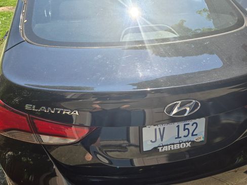 Used 2016 Hyundai Elantra SE FWD image 1