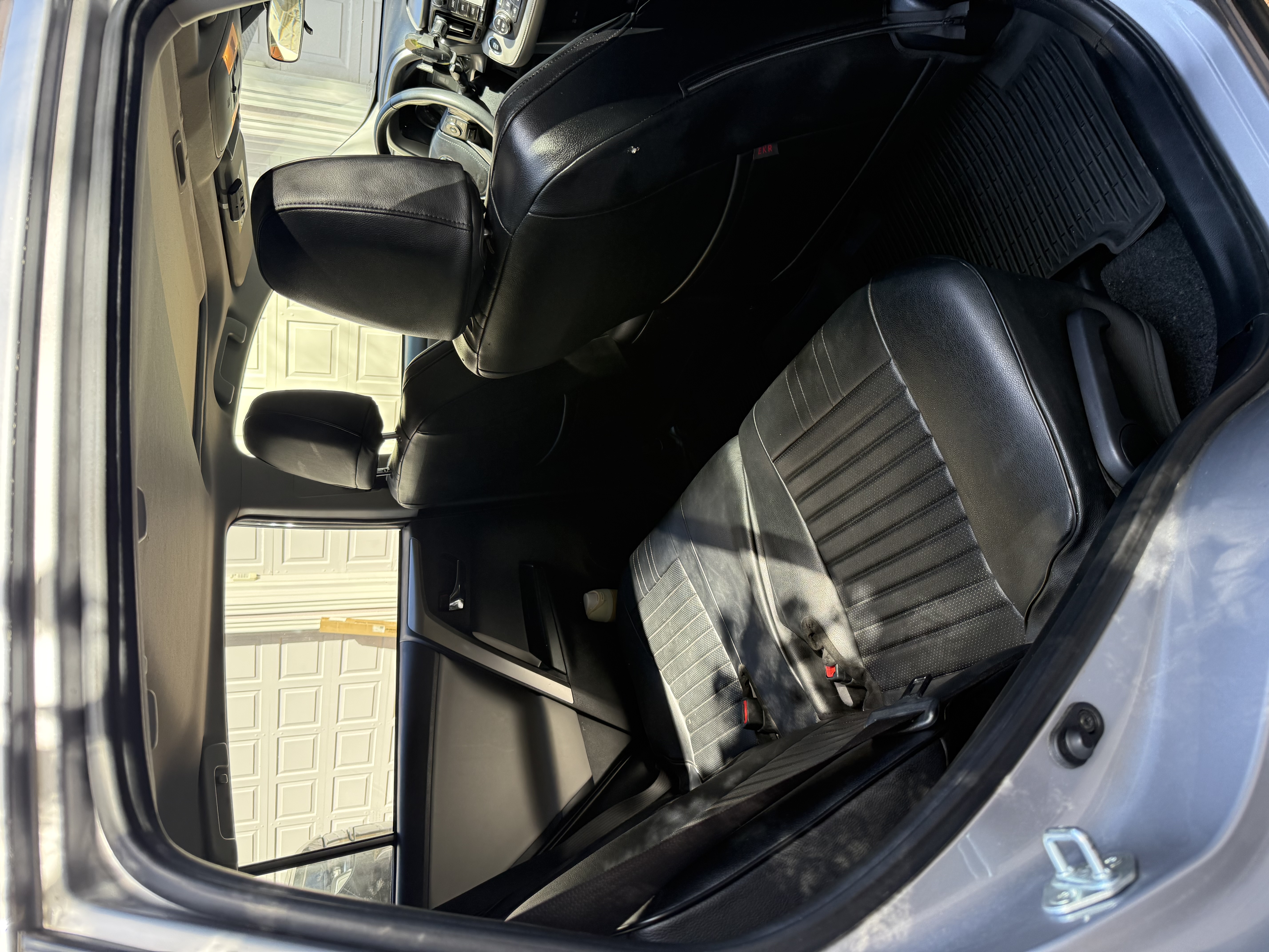 Used 2018 Toyota RAV4 XLE FWD image 8