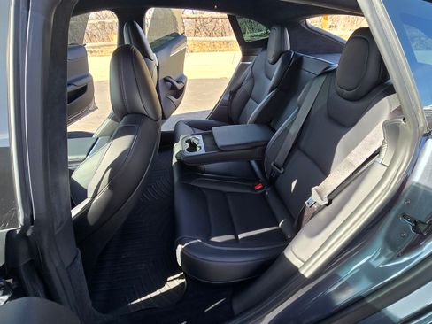 Used 2023 Tesla Model S Plaid image 10