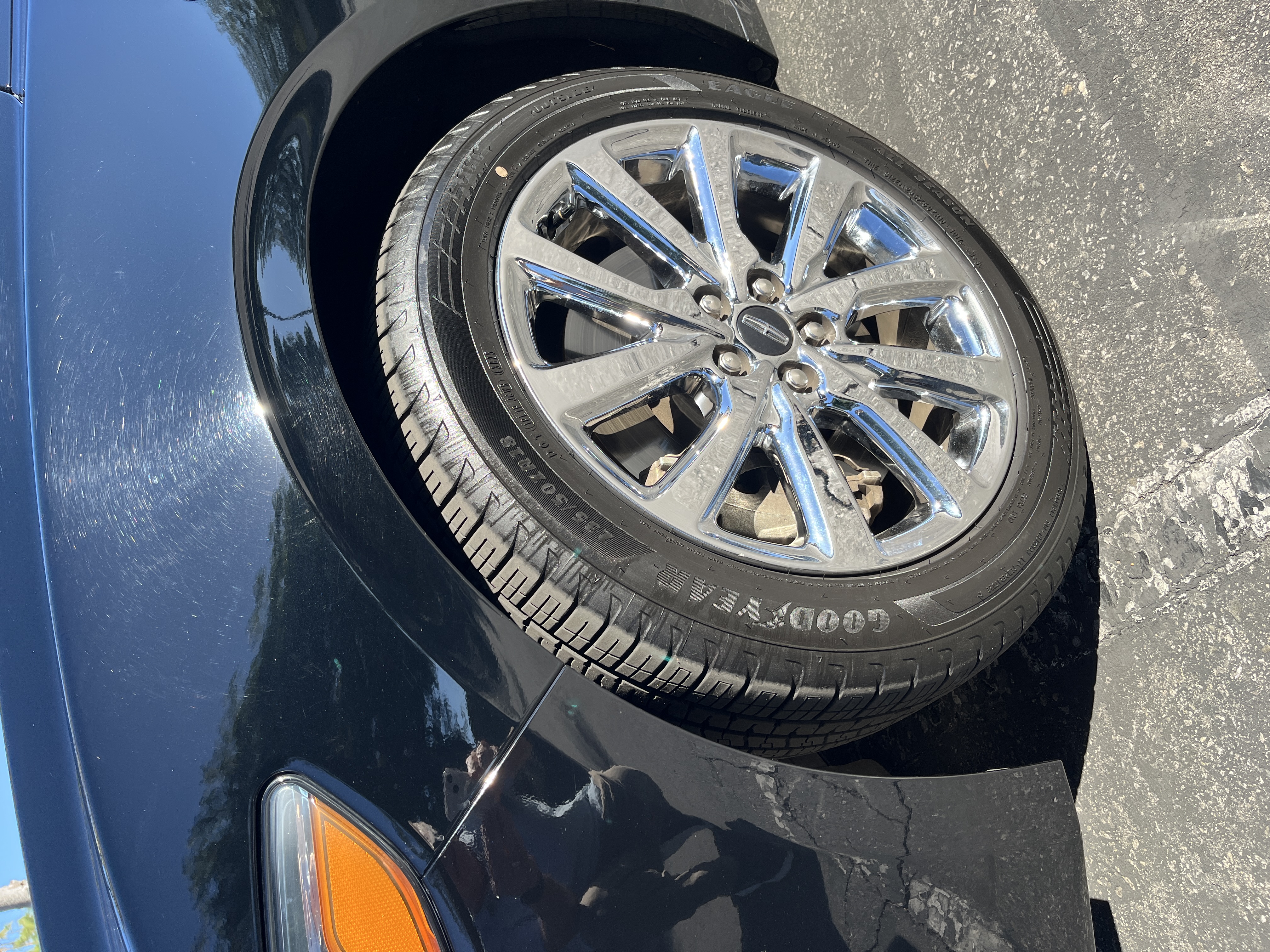 Used 2017 Lincoln Continental w/ Equipment Group 500A FWD image 17