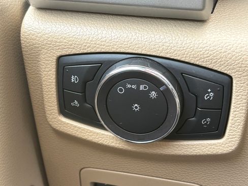 Used 2018 Ford F150 Lariat w/ Equipment Group 502A Luxury image 17