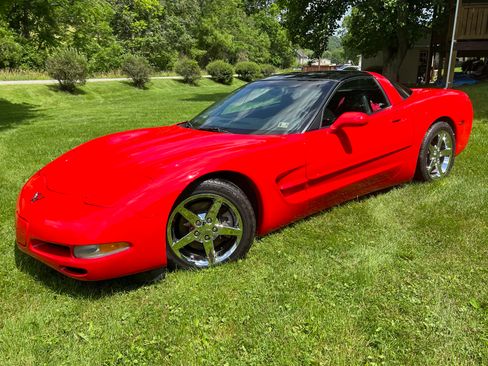Used 1997 Chevrolet Corvette Coupe w/ Memory Pkg image 14