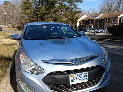 Used 2013 Hyundai Sonata Hybrid Sedan 4D image 4