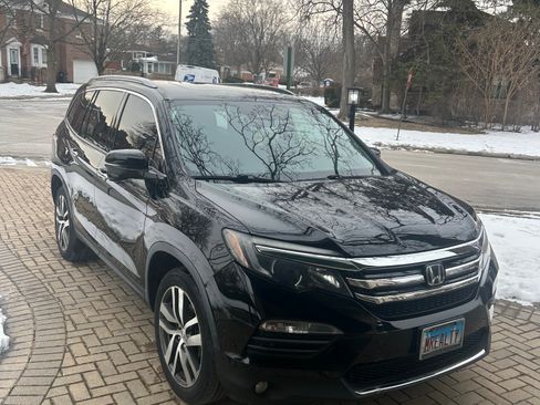 Used 2017 Honda Pilot Touring image 9
