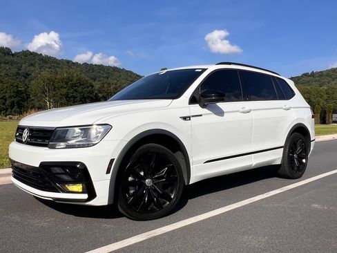 Used 2021 Volkswagen Tiguan SE R-Line w/ 3rd Row Seat Package AWD/4WD image 1