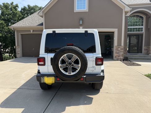 Used 2021 Jeep Wrangler Unlimited Sahara w/ Uconnect 4C Nav & Sound Group AWD/4WD image 6