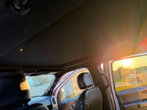 Used 2015 Ford F150 Platinum w/ Technology Package image 9