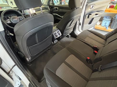 Used 2023 Kia Sorento LX AWD/4WD image 20