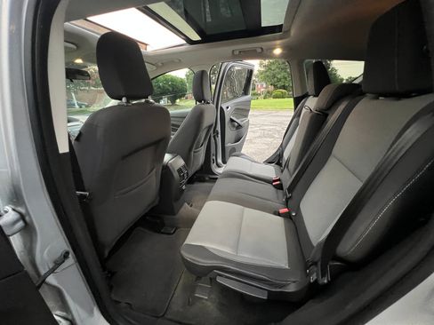 Used 2018 Ford Escape SE FWD image 16