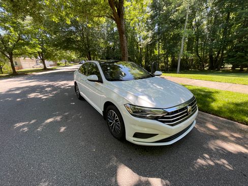 Used 2019 Volkswagen Jetta SE w/ Cold Weather Package FWD image 6
