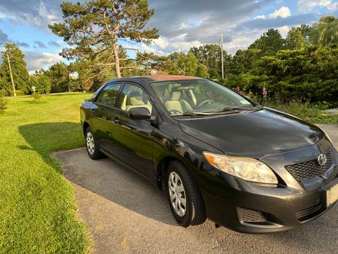 Used 2009 Toyota Corolla LE w/ All Weather Guard Pkg FWD image 5