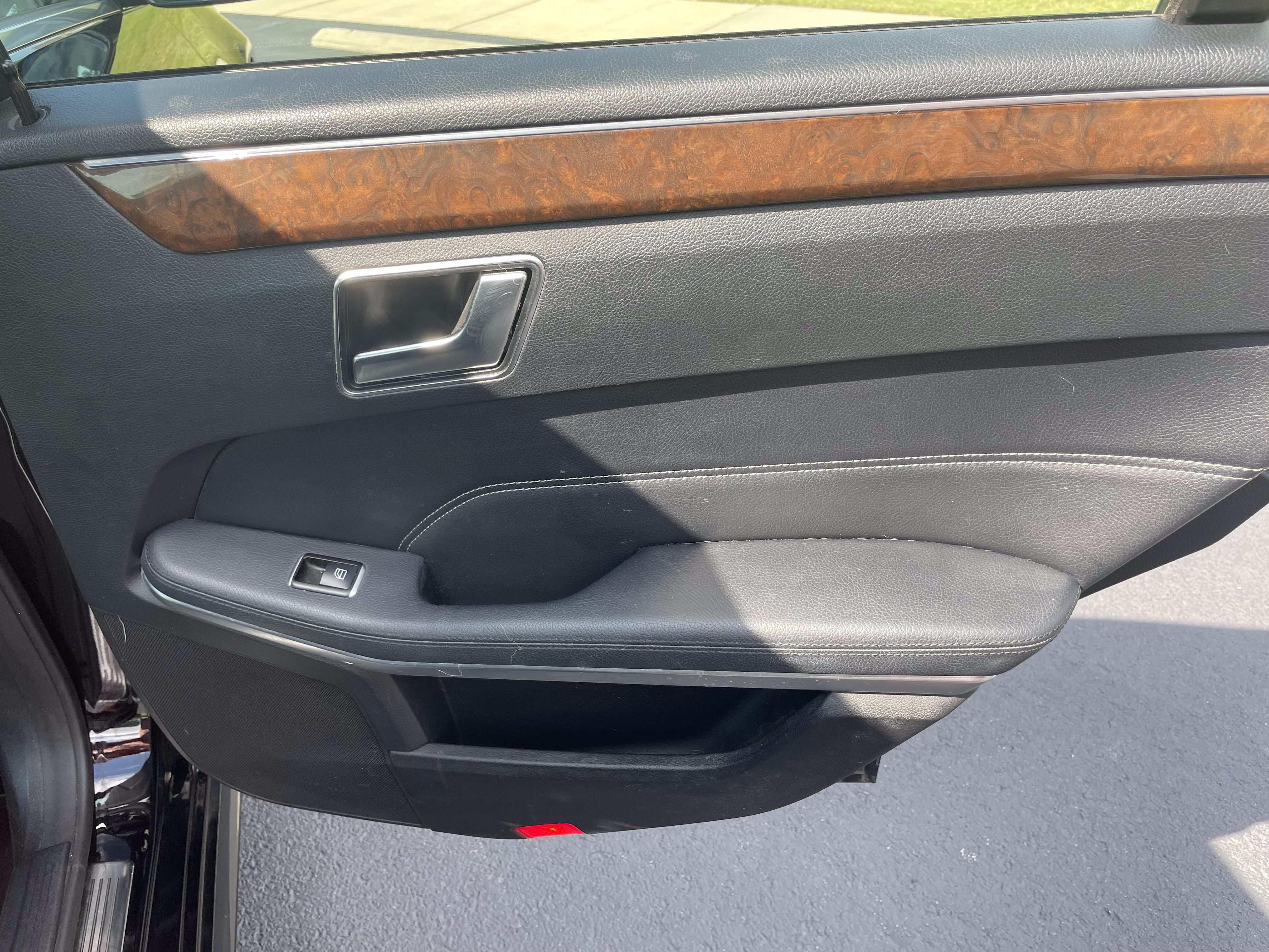 Used 2014 Mercedes-Benz E 350 4MATIC Sedan image 18