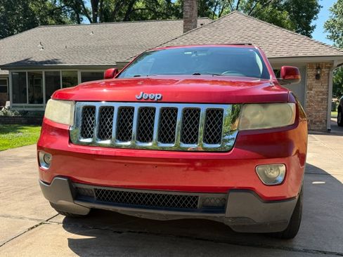 Used 2011 Jeep Grand Cherokee Laredo RWD image 9