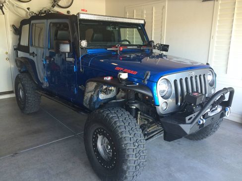 Used 2014 Jeep Wrangler Unlimited Sport image 2