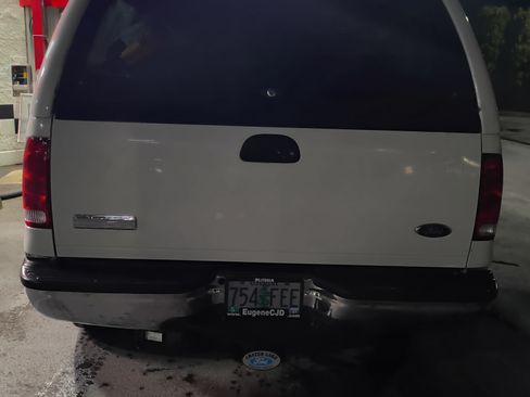 Used 2006 Ford F250 Lariat image 4