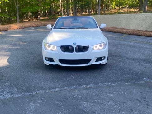 Used 2012 BMW 335i Convertible image 4