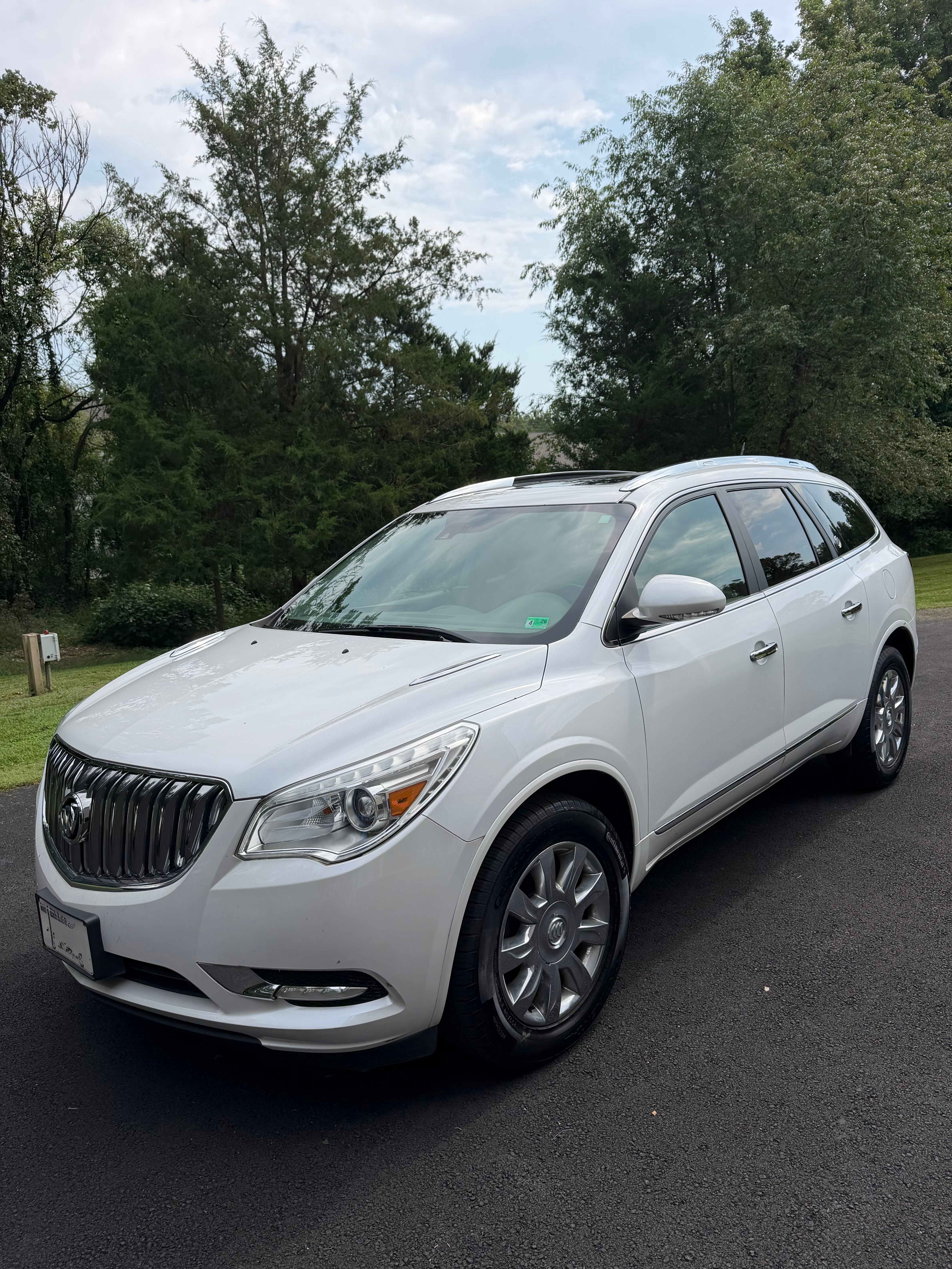 Used 2017 Buick Enclave Premium AWD/4WD image 1