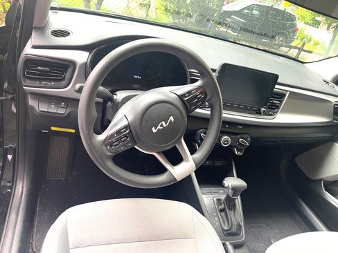 Used 2022 Kia Rio S image 4