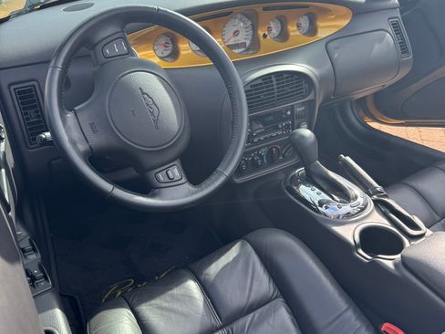 Used 2002 Chrysler Prowler image 13