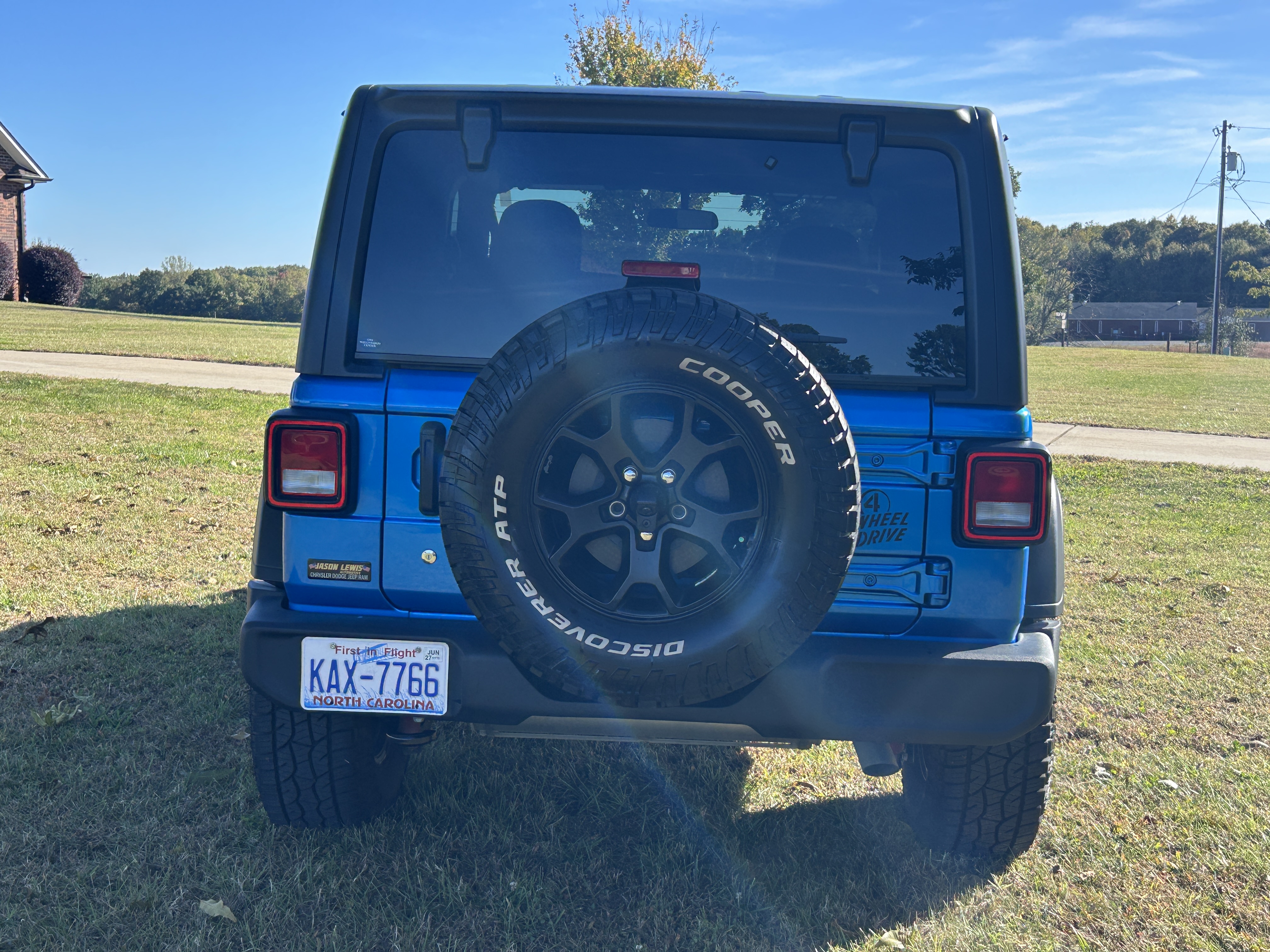 Used 2022 Jeep Wrangler Sport AWD/4WD image 6