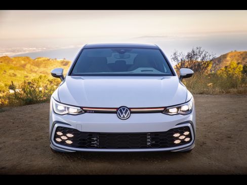 Used 2022 Volkswagen GTI Autobahn image 2