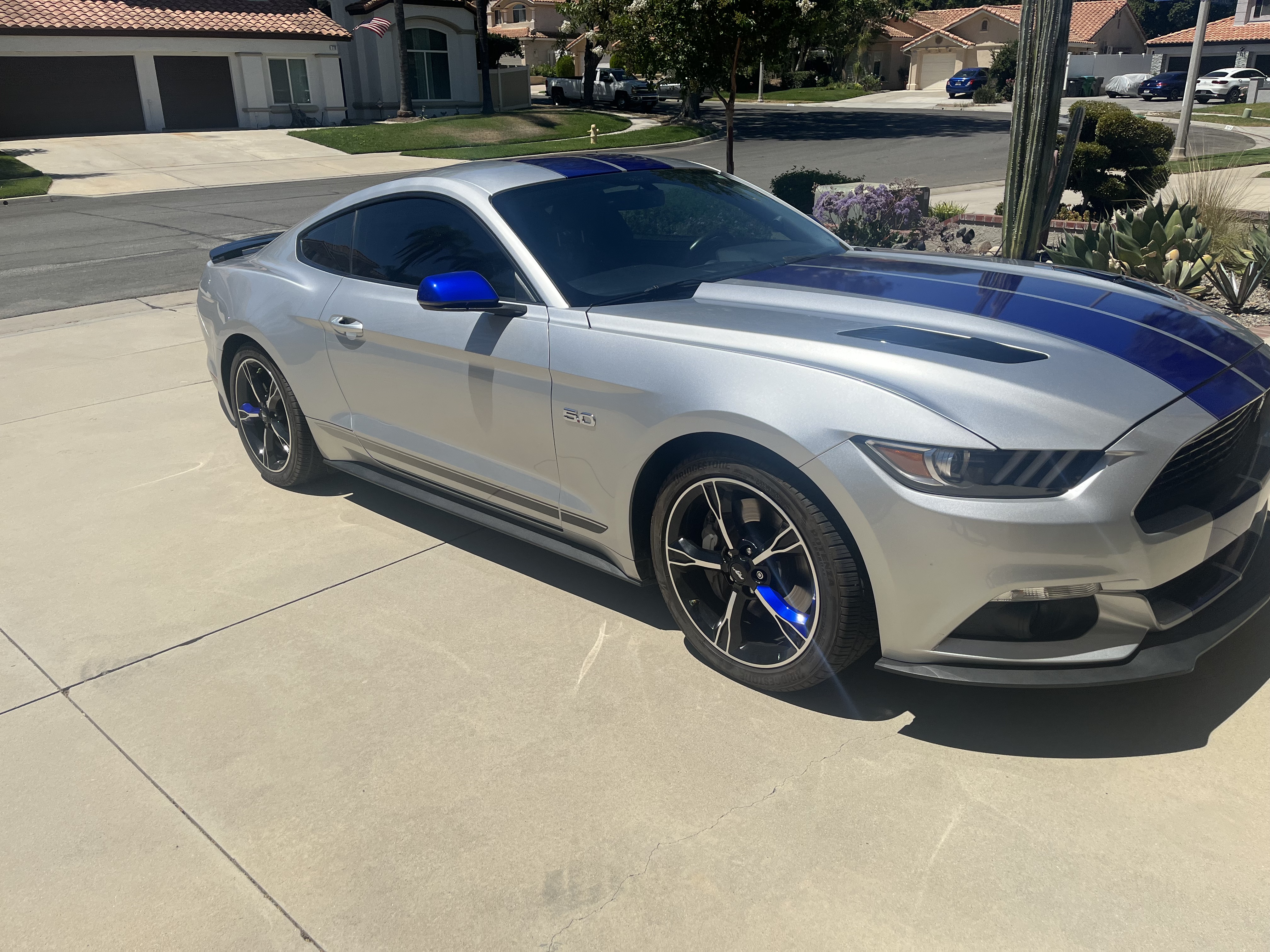 Used 2017 Ford Mustang GT Premium RWD image 4