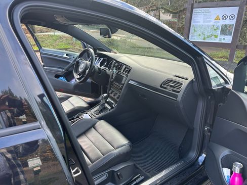 Used 2015 Volkswagen Golf R 4-Door image 11