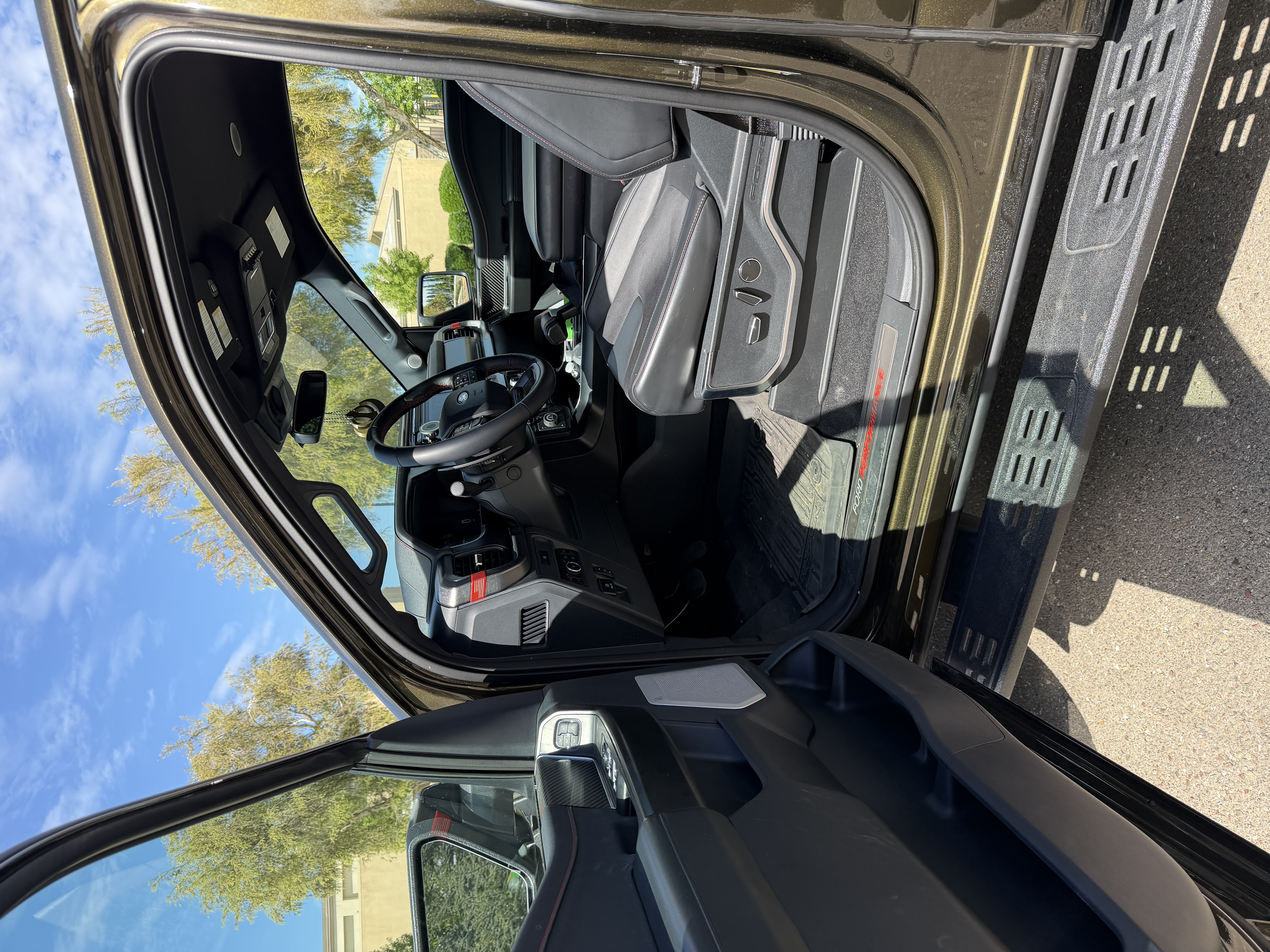Used 2025 Ford F150 Raptor AWD/4WD image 12
