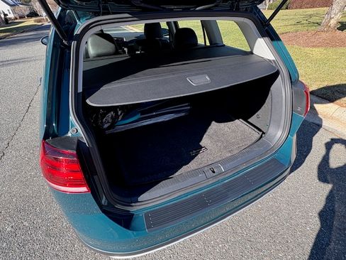 Used 2018 Volkswagen Golf Alltrack SE image 6