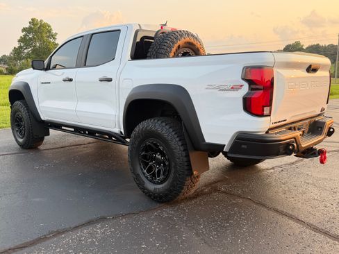 Used 2025 Chevrolet Colorado ZR2 w/ ZR2 Bison Edition AWD/4WD image 4