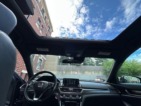 Used 2020 Honda Accord Sport image 16