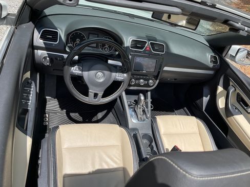 Used 2015 Volkswagen Eos Final Edition image 21